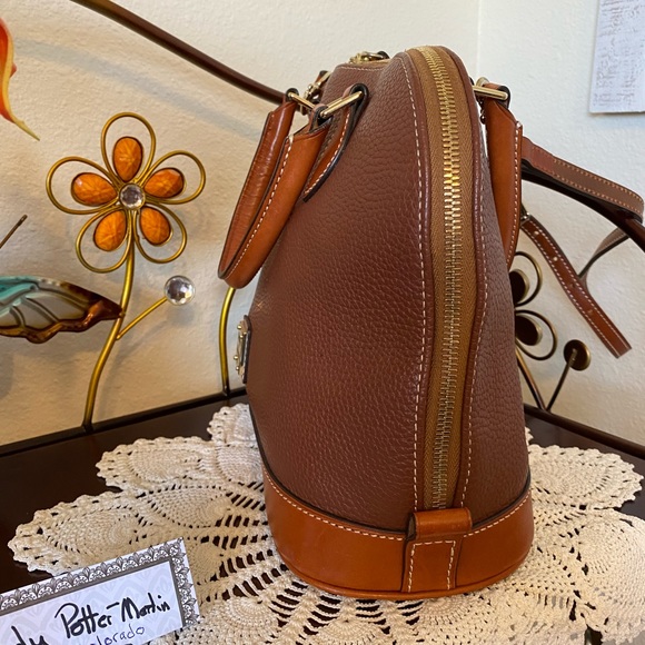 EUC Dooney & Bourke Pebble Grain Sierra Zip Zip Bark or Chocolate? - Picture 4 of 15